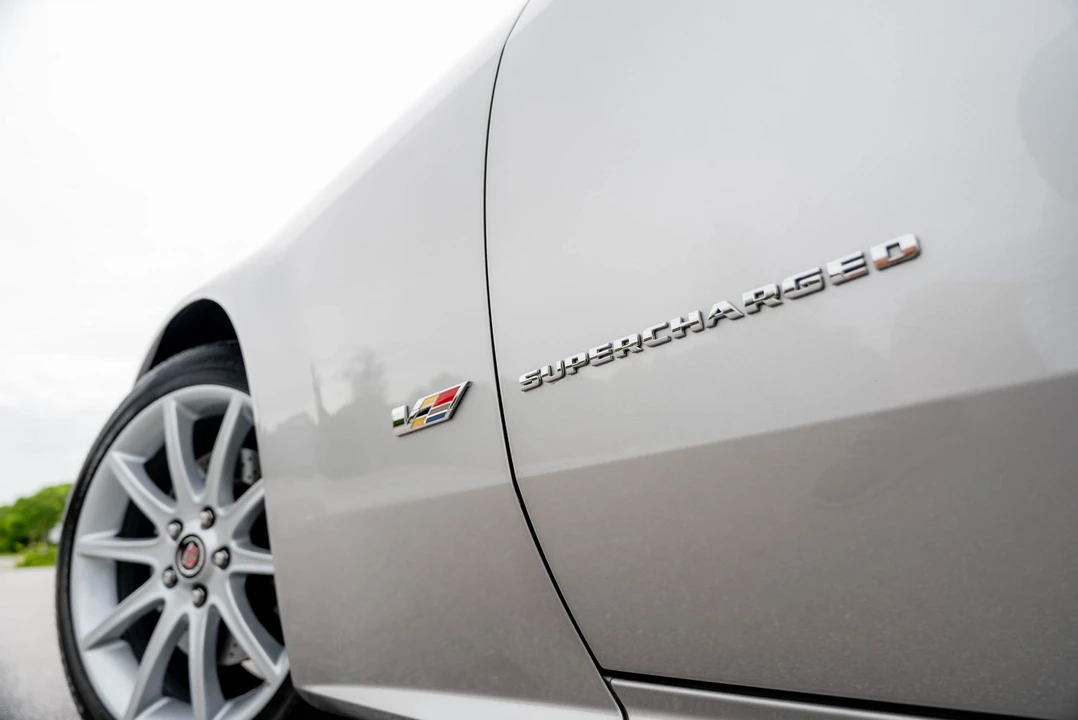 2006 Cadillac XLR-V - Image 19 of 31