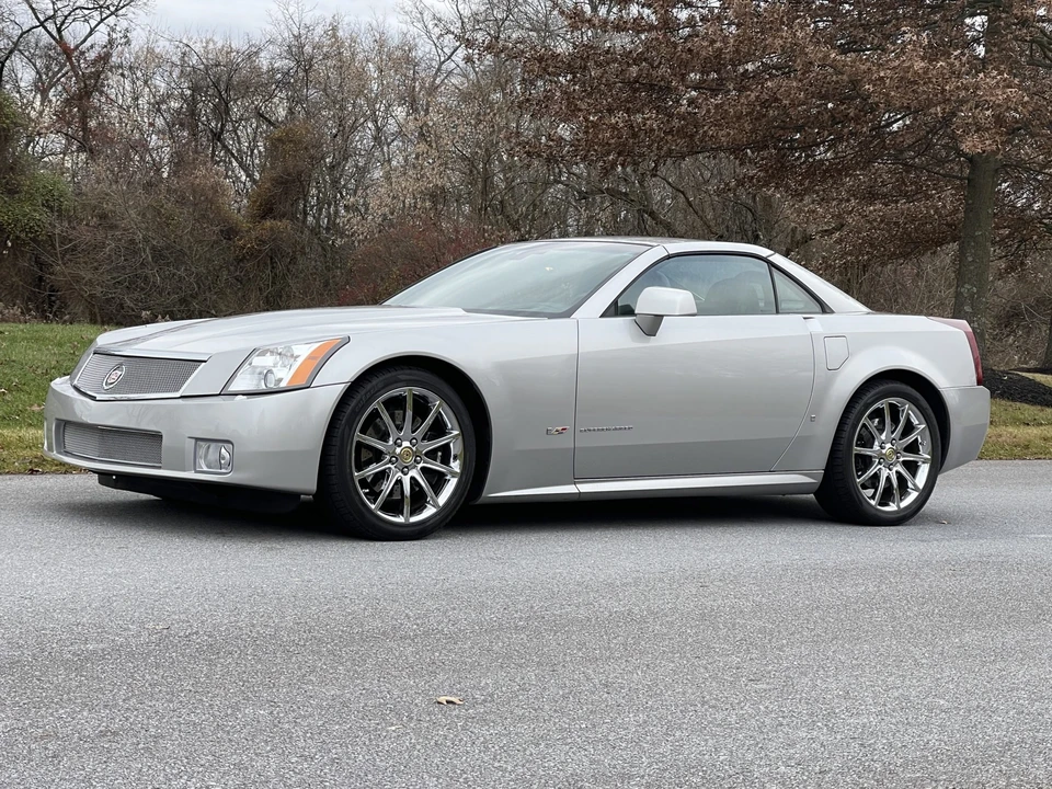2006 Cadillac XLR-V - Image 3 of 31