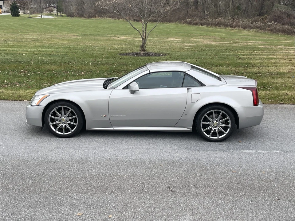 2006 Cadillac XLR-V - Image 4 of 31