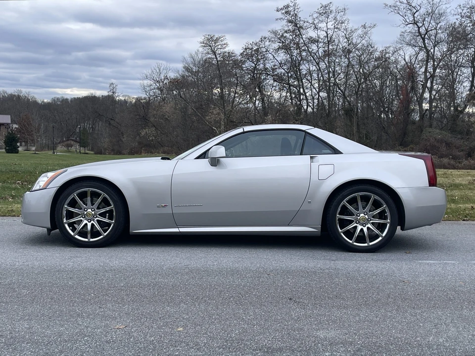 2006 Cadillac XLR-V - Image 5 of 31