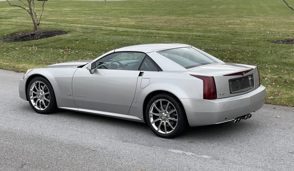 2006 Cadillac XLR-V - Image 4 of 31