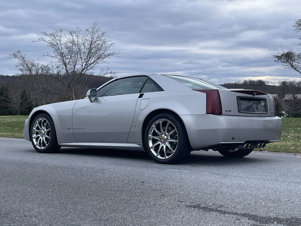 2006 Cadillac XLR-V - Image 6 of 31