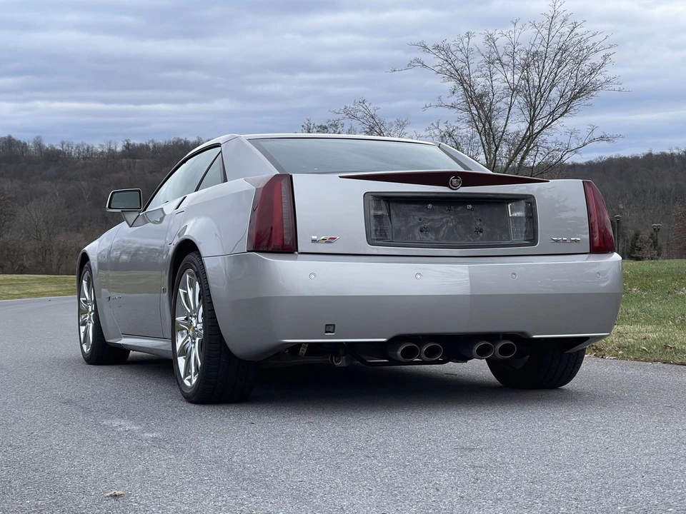 2006 Cadillac XLR-V - Image 9 of 31