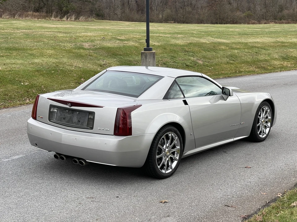 2006 Cadillac XLR-V - Image 9 of 31