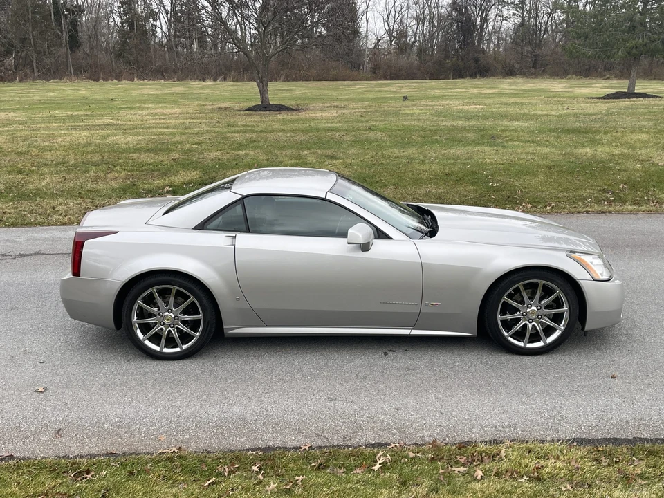 2006 Cadillac XLR-V - Image 10 of 31
