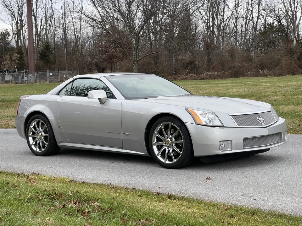 2006 Cadillac XLR-V - Image 20 of 31