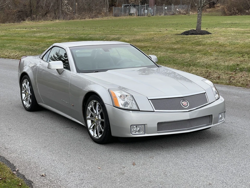 2006 Cadillac XLR-V - Image 13 of 31