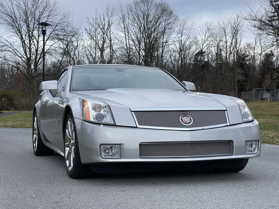 2006 Cadillac XLR-V - Image 24 of 31