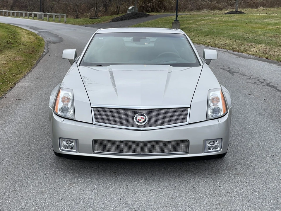 2006 Cadillac XLR-V - Image 15 of 31