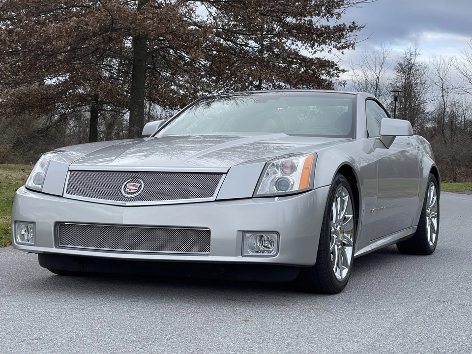 2006 Cadillac XLR-V - Image 28 of 31