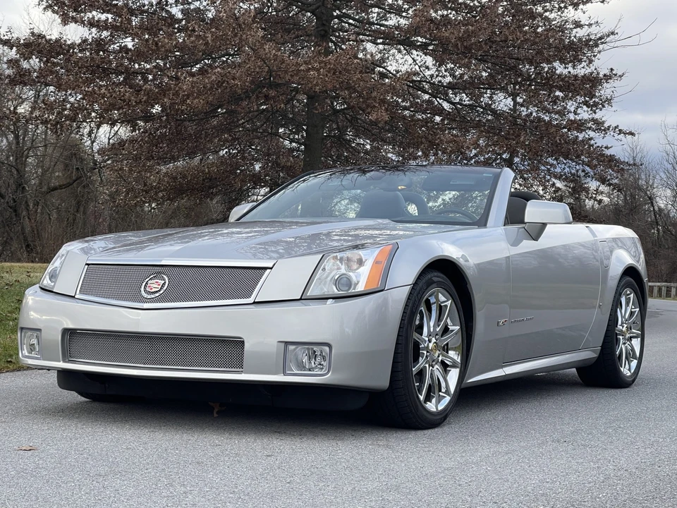 2006 Cadillac XLR-V - Image 29 of 31