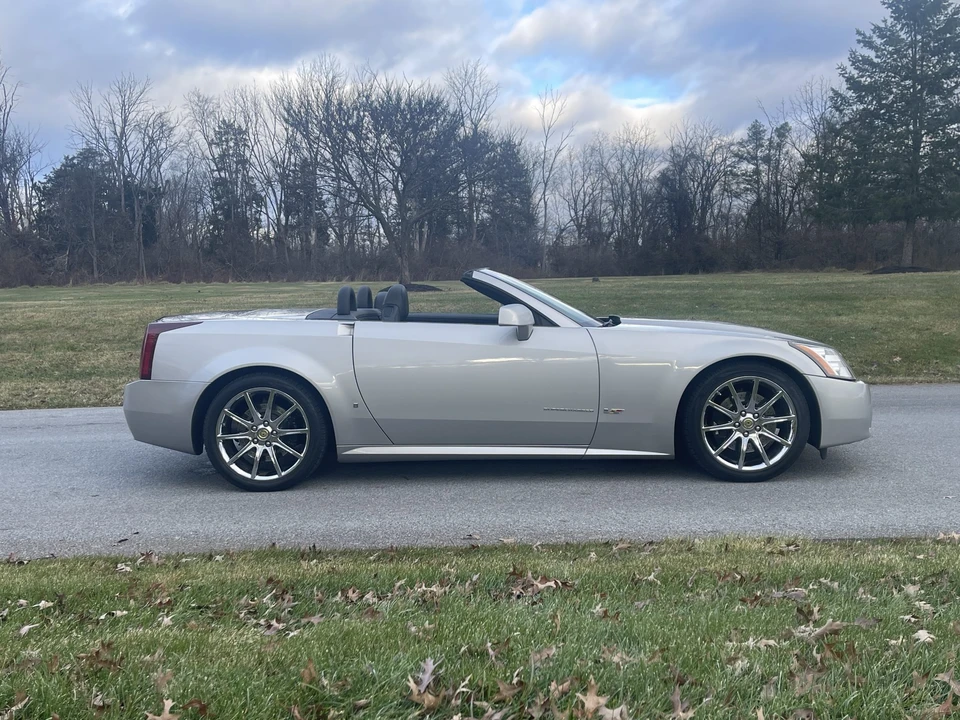 2006 Cadillac XLR-V - Image 25 of 31