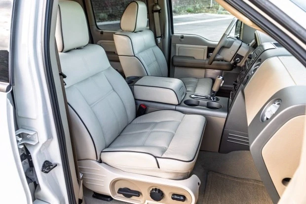 2006 Lincoln Mark LT - Image 4 of 8
