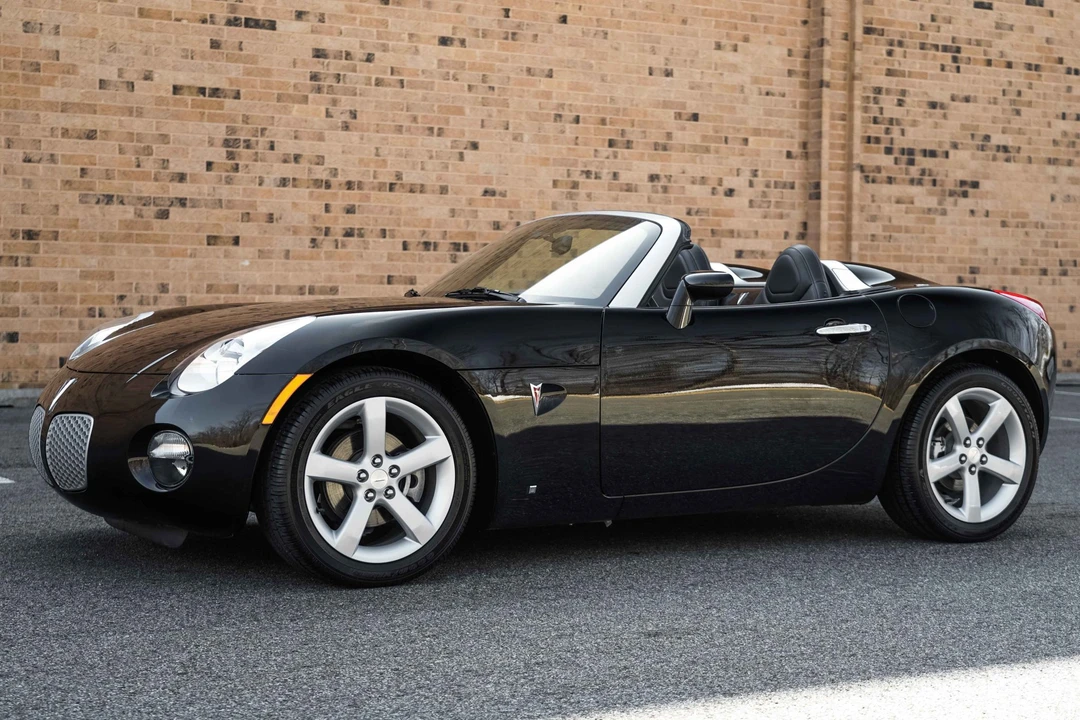 2006 Pontiac Solstice - Image 2 of 31