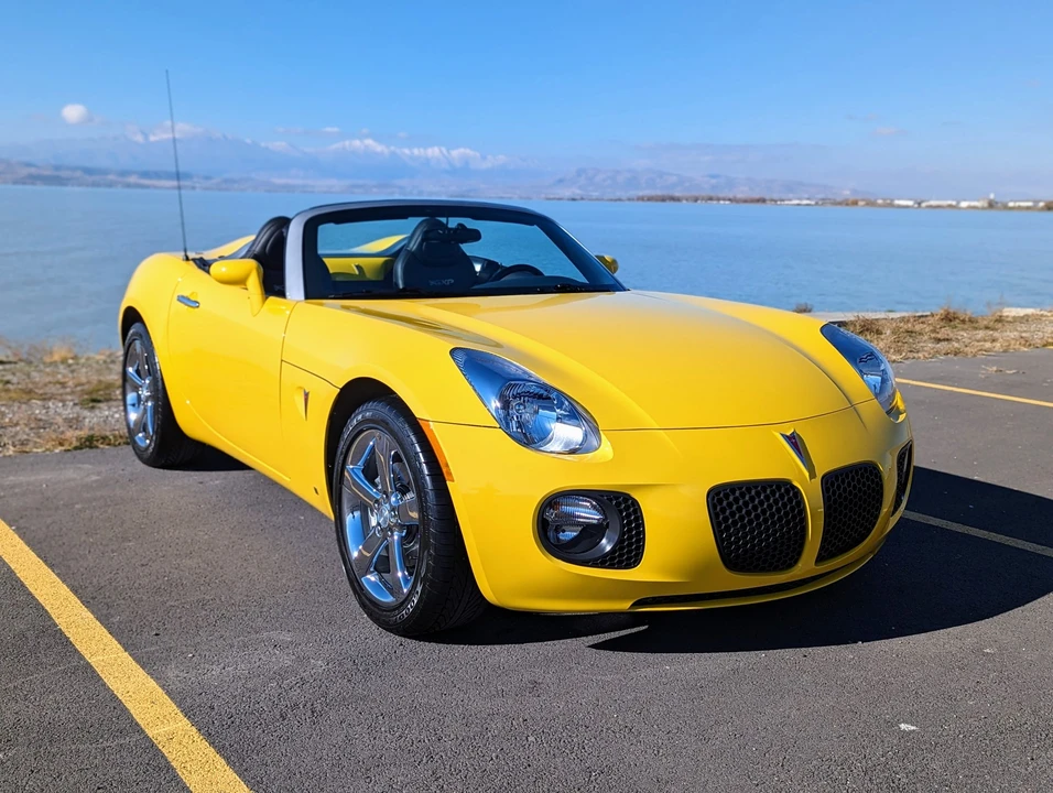 2007 Pontiac Solstice GXP - Image 2 of 31