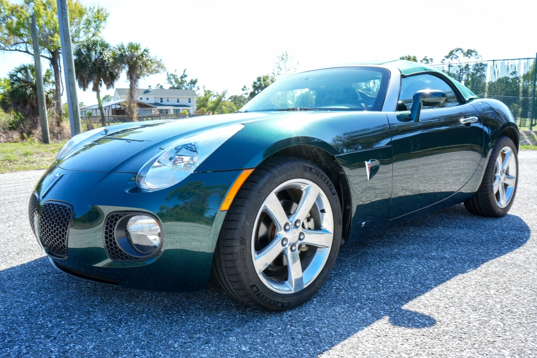 2007 Pontiac Solstice GXP - Image 2 of 31