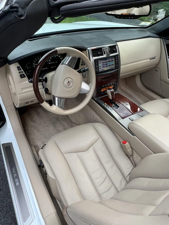 2008 Cadillac XLR - Image 29 of 31