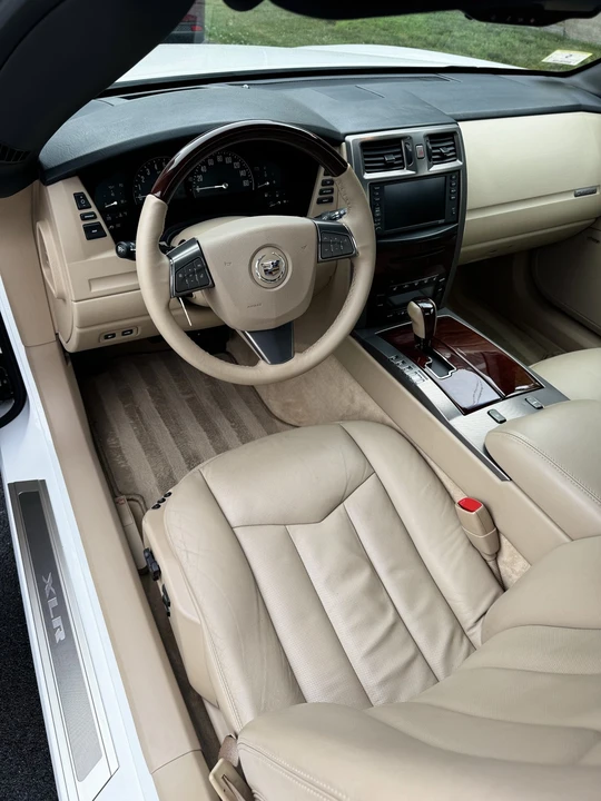 2008 Cadillac XLR - Image 28 of 31