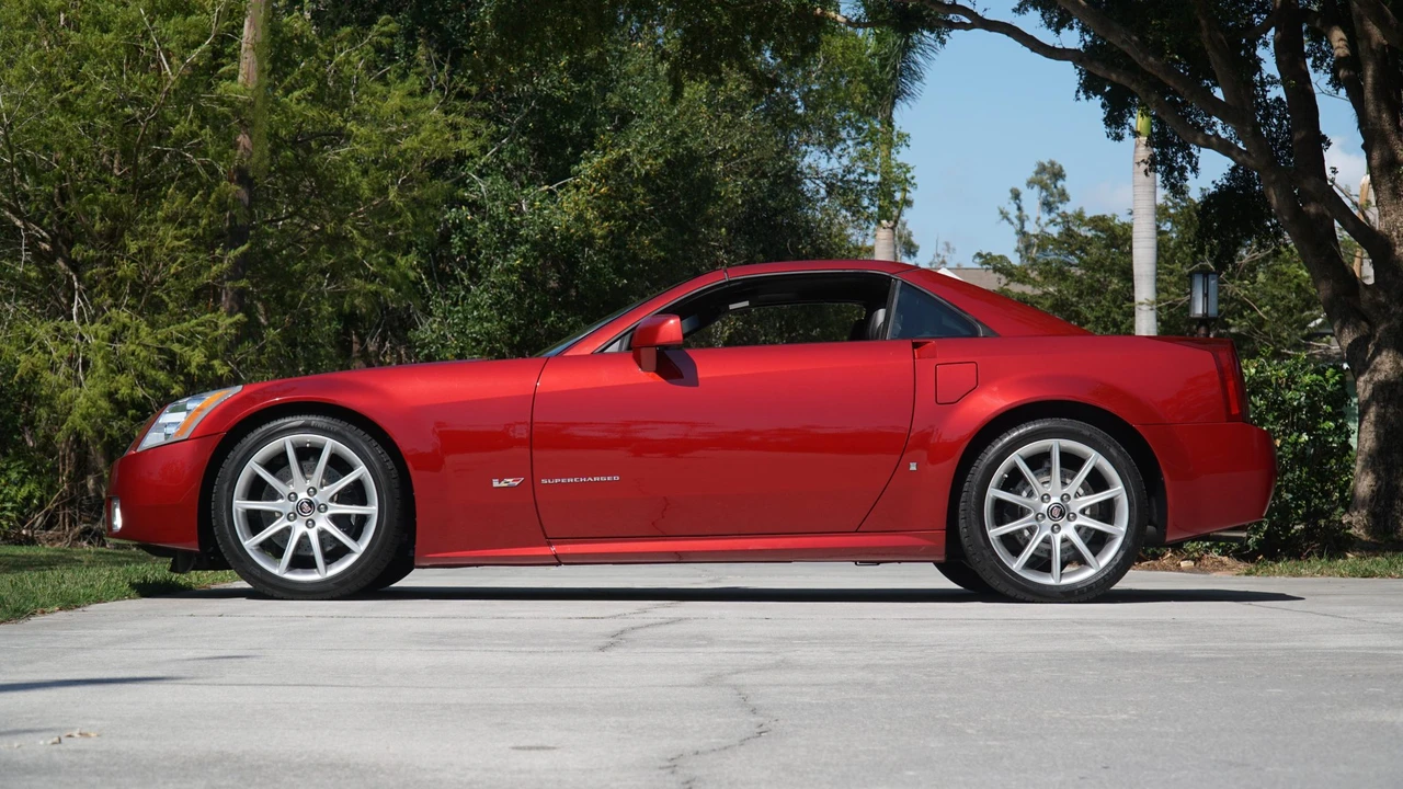 2008 Cadillac XLR-V - Image 6 of 31