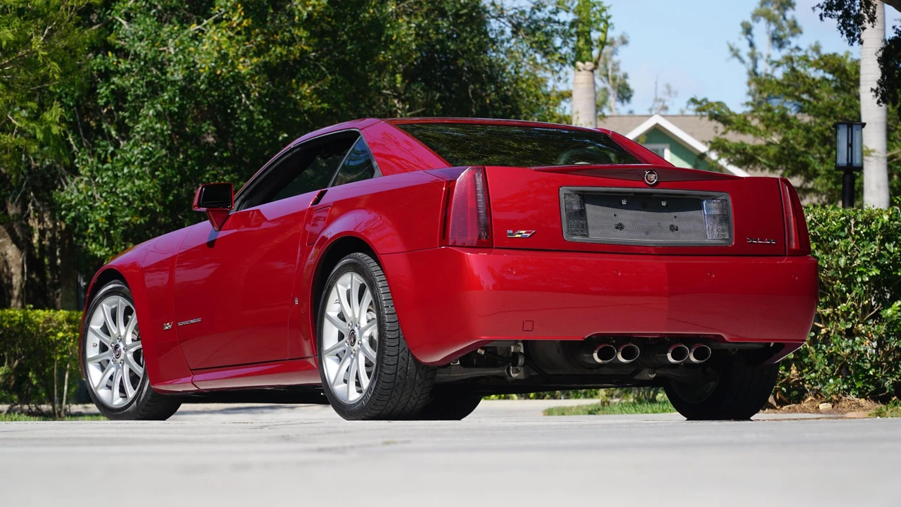 2008 Cadillac XLR-V - Image 12 of 31