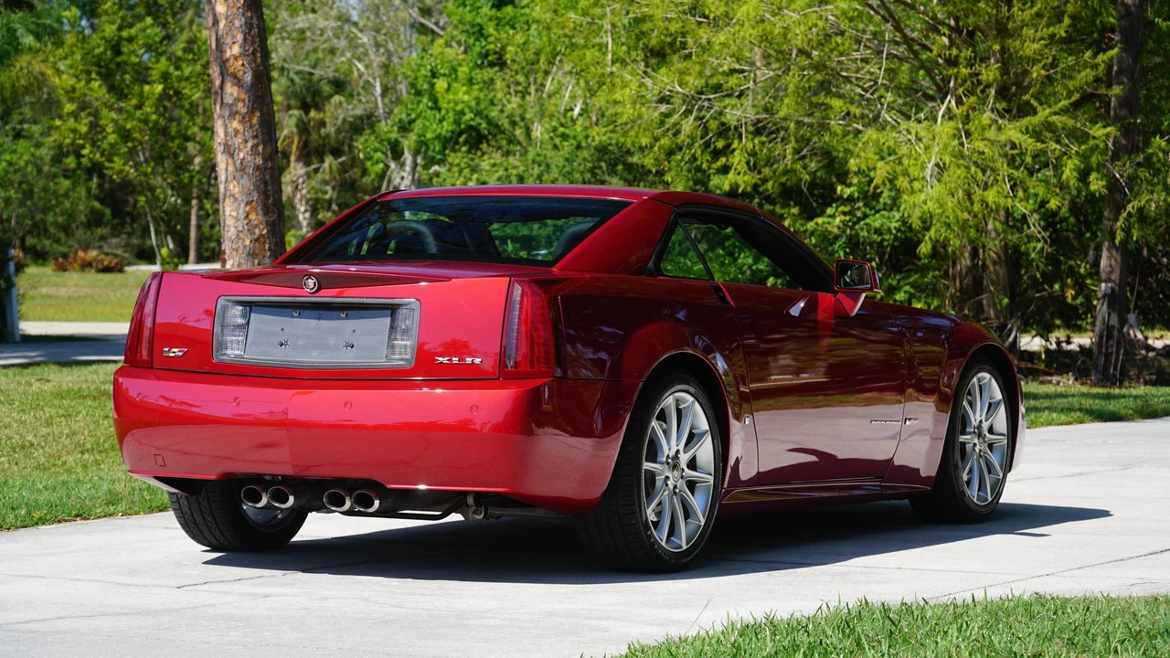 2008 Cadillac XLR-V - Image 16 of 31
