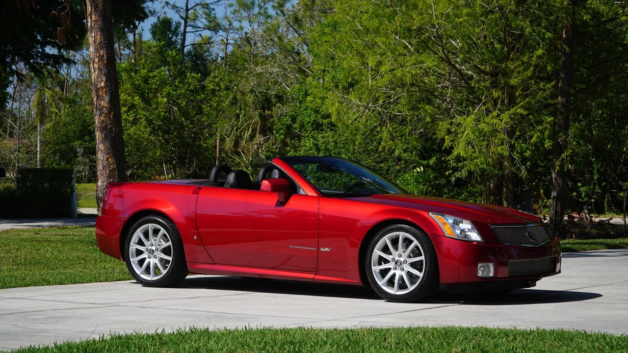 2008 Cadillac XLR-V - Image 29 of 31
