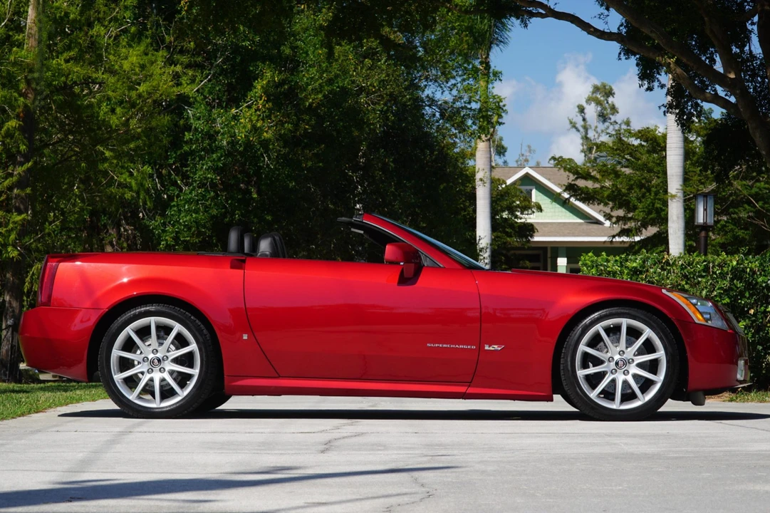 2008 Cadillac XLR-V - Image 27 of 31