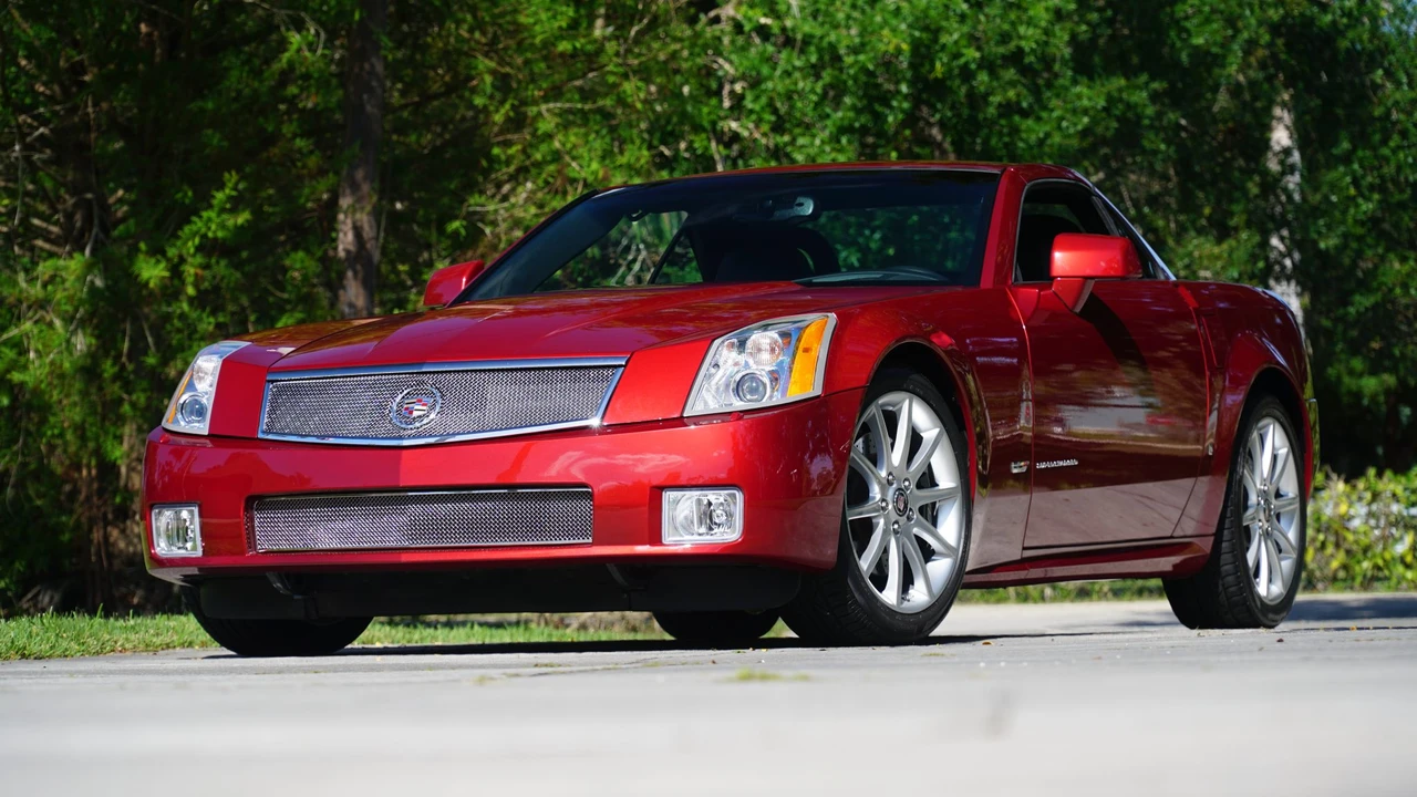2008 Cadillac XLR-V - Image 3 of 31