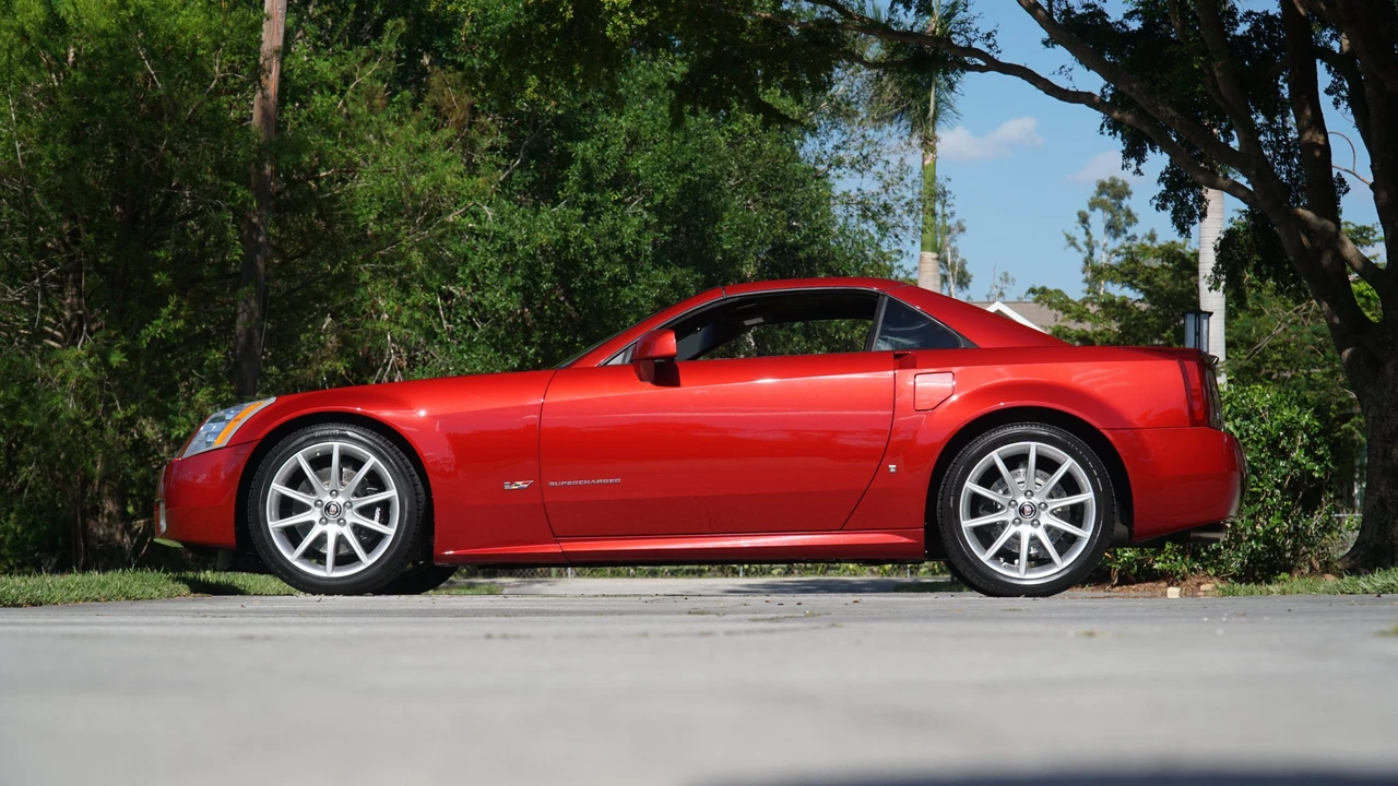 2008 Cadillac XLR-V - Image 5 of 31