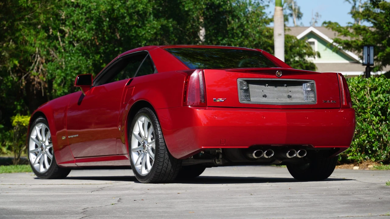 2008 Cadillac XLR-V - Image 11 of 31
