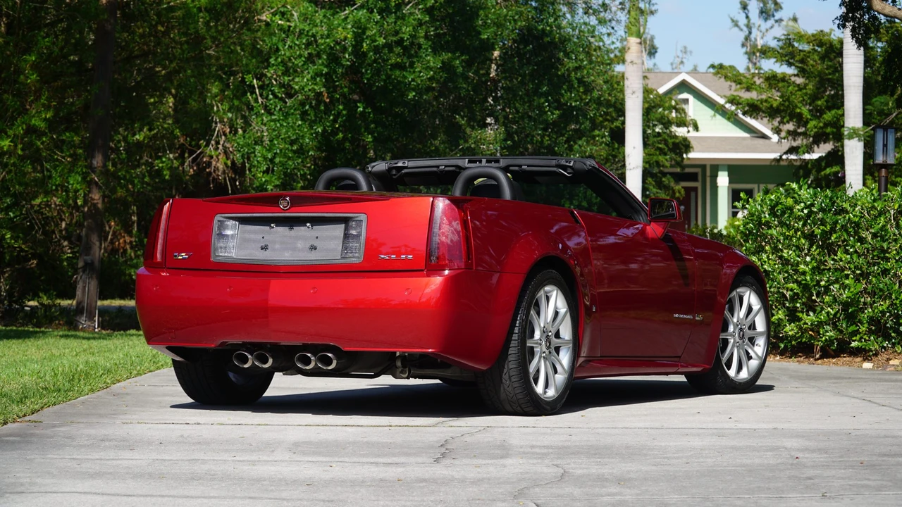 2008 Cadillac XLR-V - Image 25 of 31
