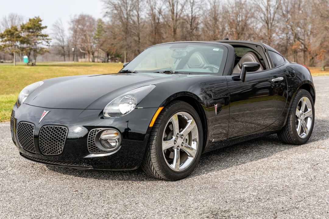 2009 Pontiac Solstice GXP - Image 2 of 31