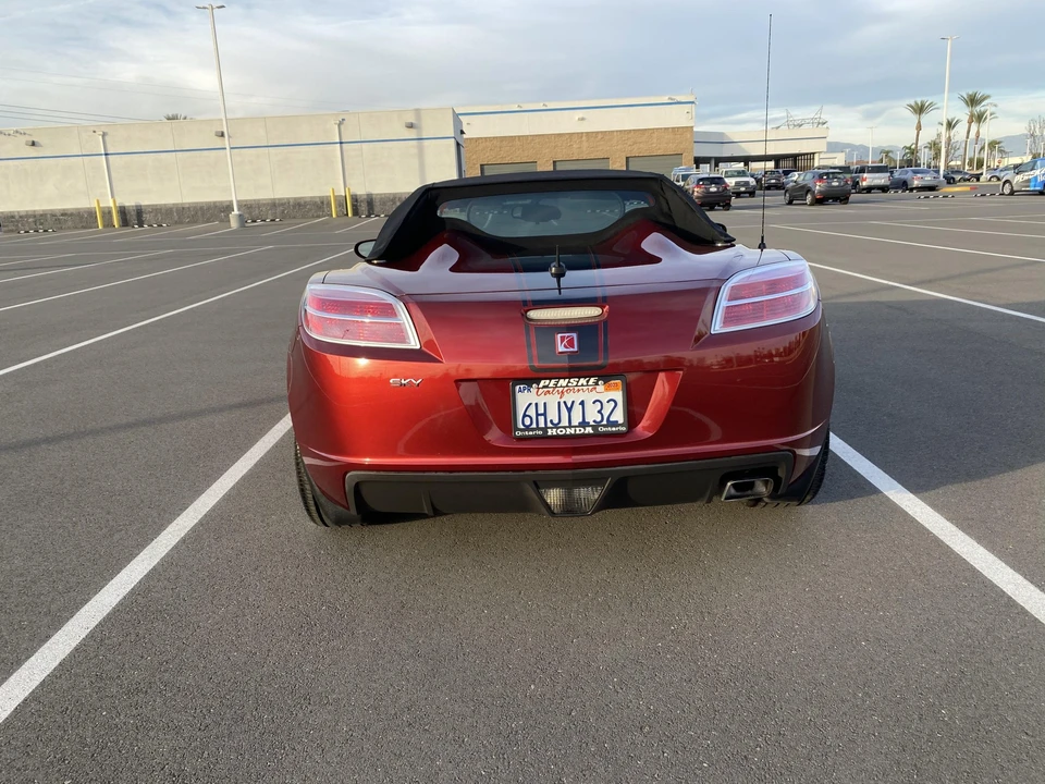 2009 Saturn Sky - Image 11 of 31