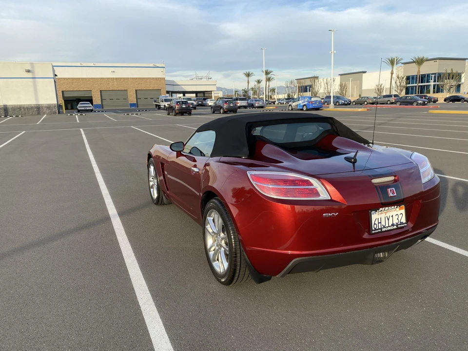 2009 Saturn Sky - Image 13 of 31