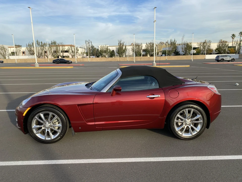 2009 Saturn Sky - Image 16 of 31