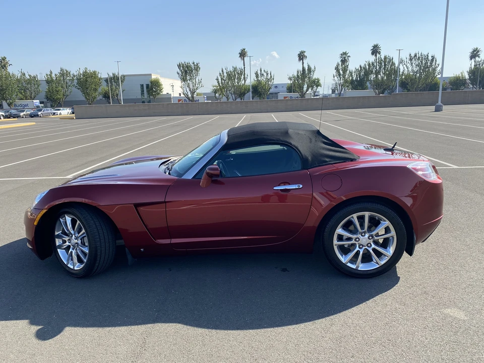 2009 Saturn Sky - Image 15 of 31