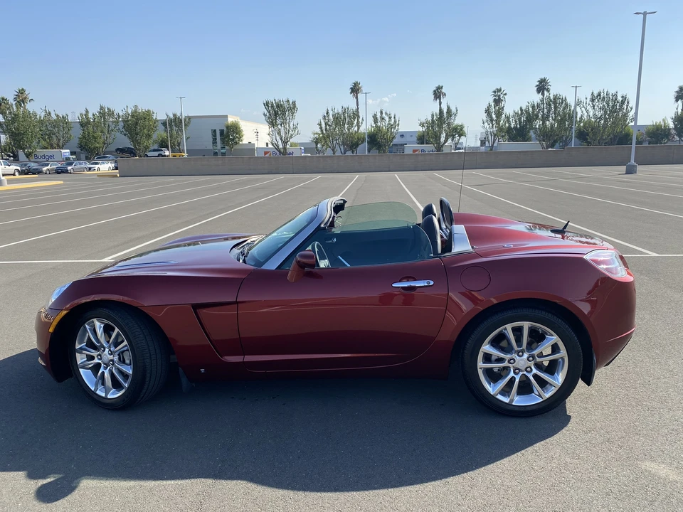 2009 Saturn Sky - Image 22 of 31