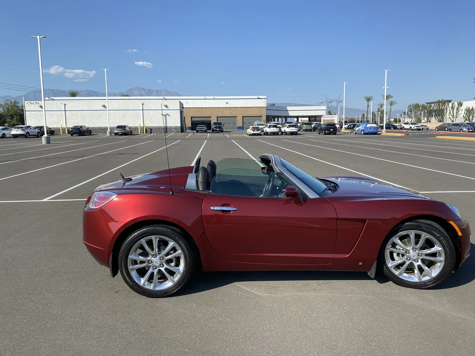 2009 Saturn Sky - Image 19 of 31