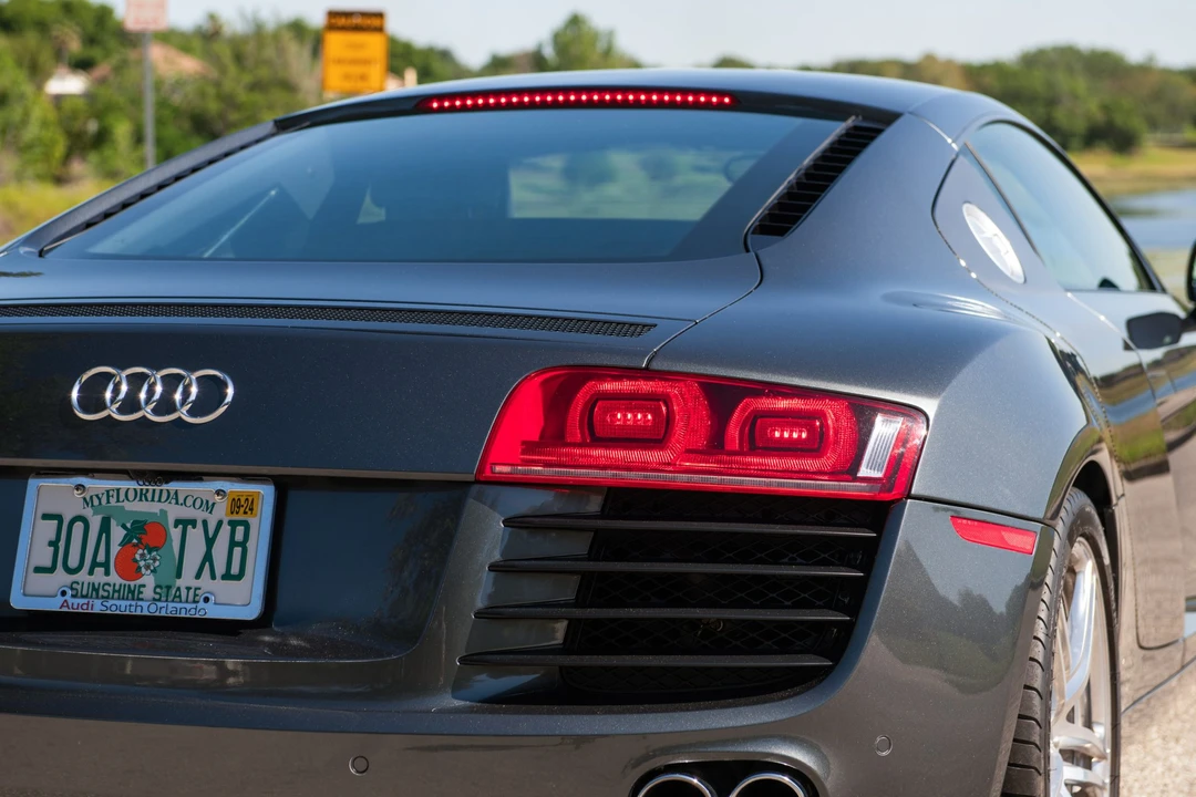 2010 Audi 42 R8 - Image 16 of 31