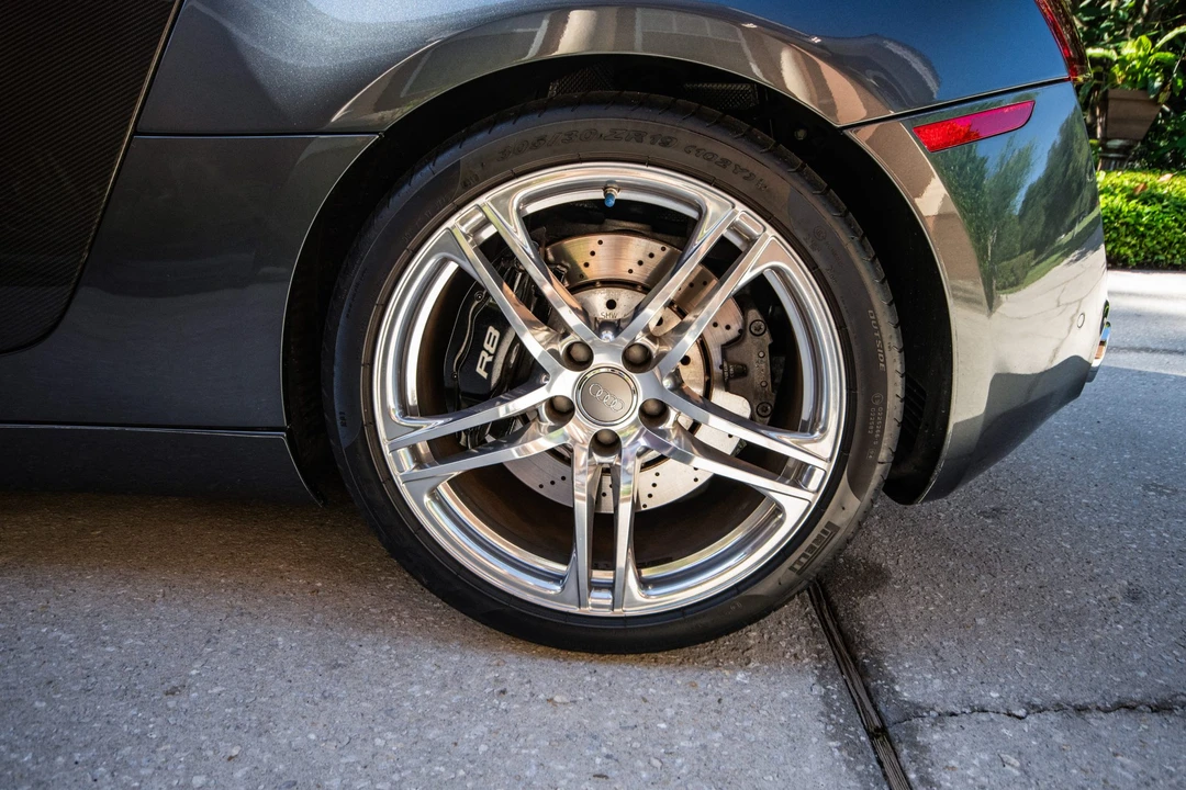 2010 Audi 42 R8 - Image 31 of 31