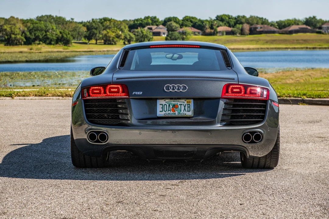 2010 Audi 42 R8 - Image 7 of 31