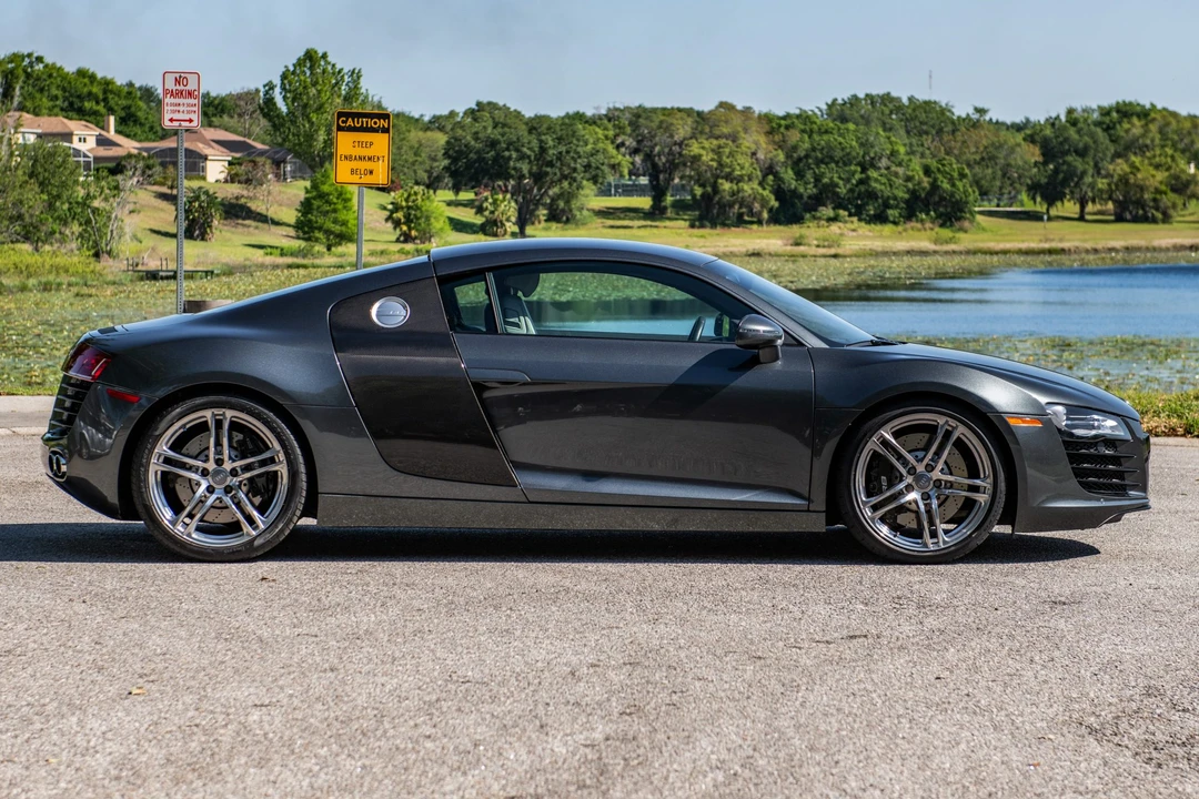 2010 Audi 42 R8 - Image 4 of 31