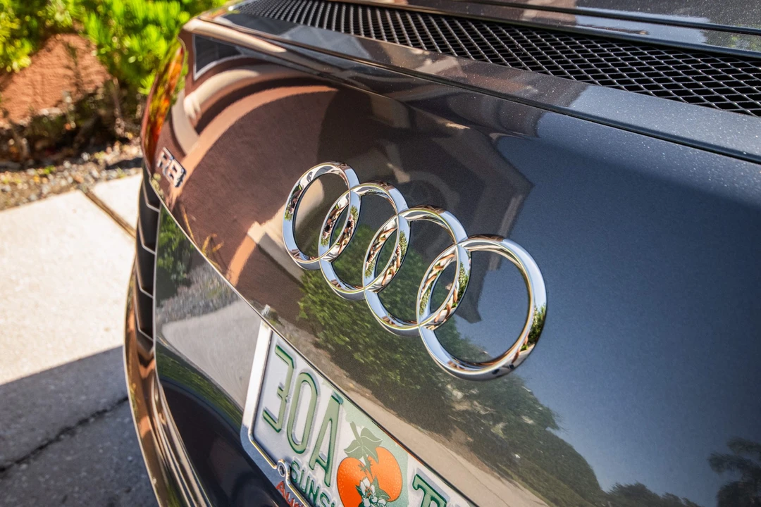 2010 Audi 42 R8 - Image 25 of 31