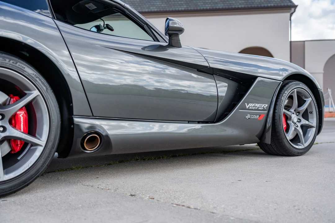 2010 Dodge Viper 4th Gen - Image 19 of 31