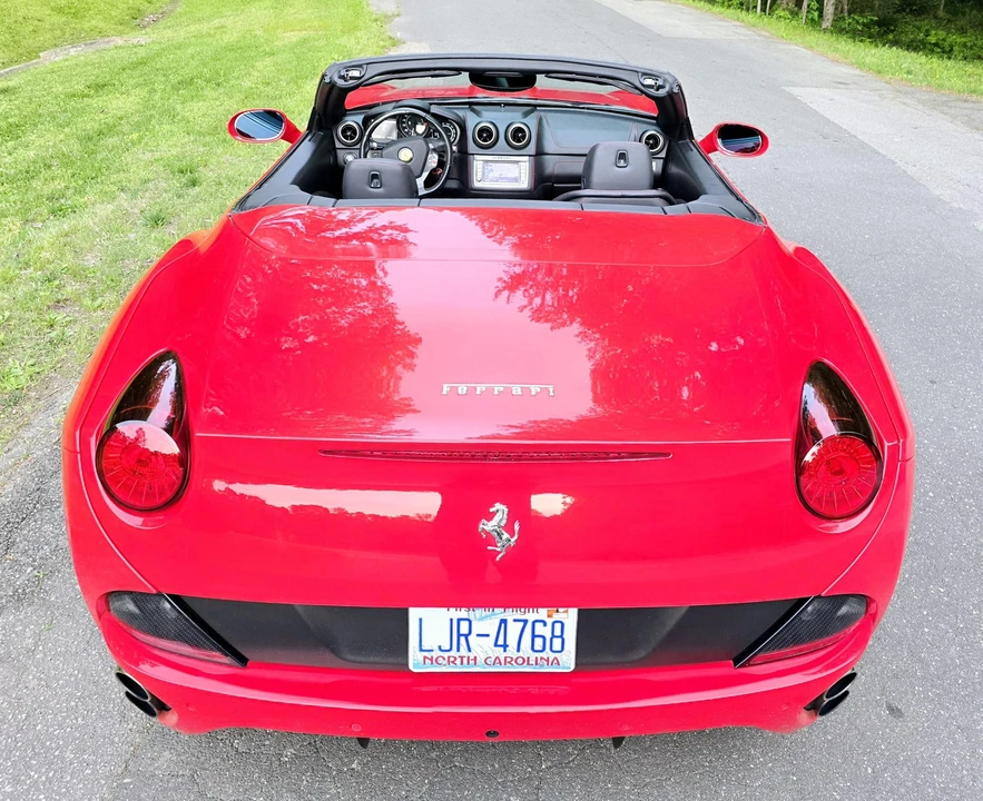 2010 Ferrari California - Image 26 of 31