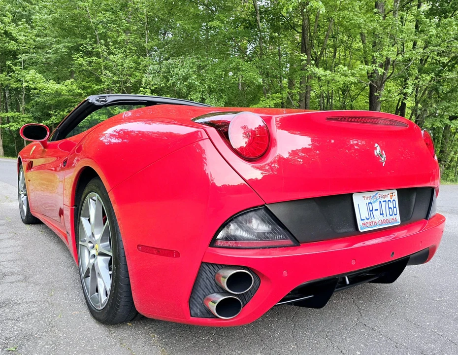 2010 Ferrari California - Image 22 of 31