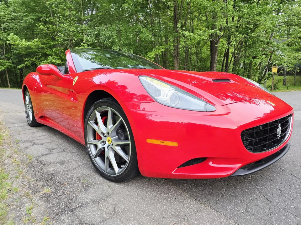 2010 Ferrari California - Image 5 of 31