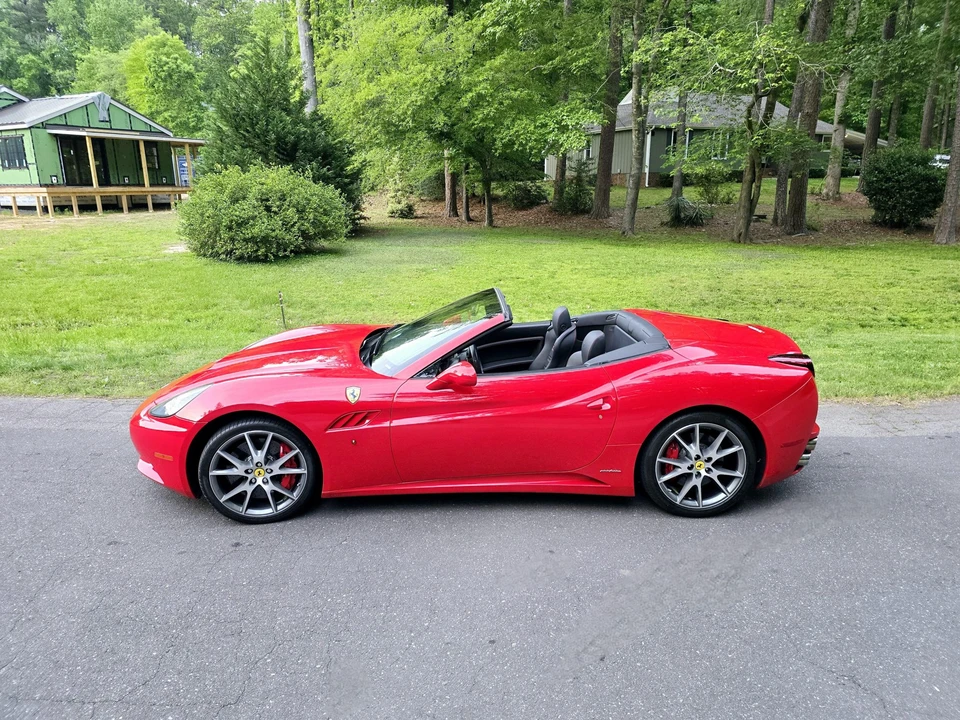 2010 Ferrari California - Image 17 of 31