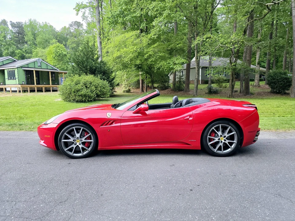 2010 Ferrari California - Image 16 of 31