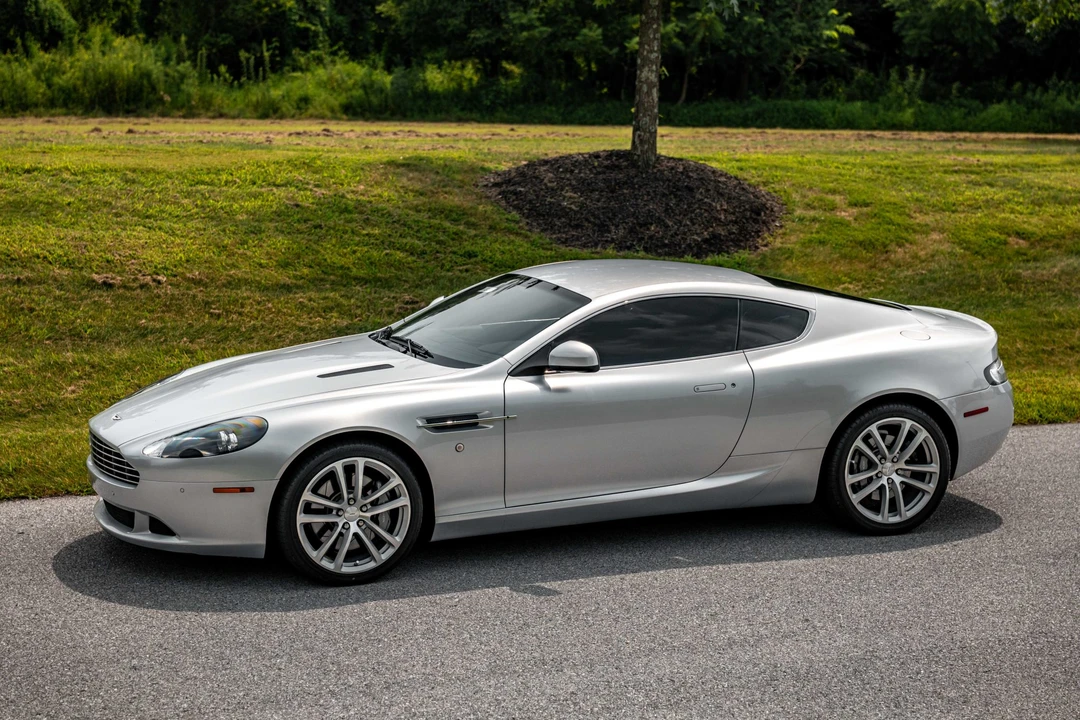 2011 Aston Martin DB9 - Image 14 of 31